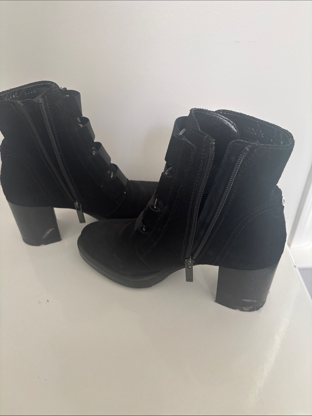 Aquatalia women’s Black Quilted-Pattern unlined boots